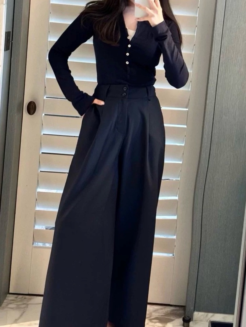 High-Waist Wide-Leg Pants in Navy